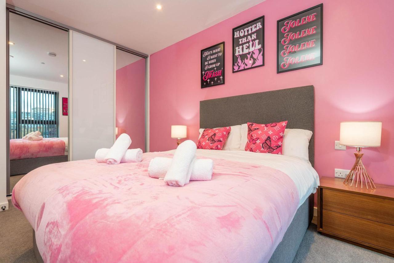 Maevela Apartments ☆ Pink Luxury Apartment With Balcony - Birmingham City Centre - 5 Min Walk From Bullring, Cube, Mailbox, New Street Station - Free Netflix & Wifi 外观 照片