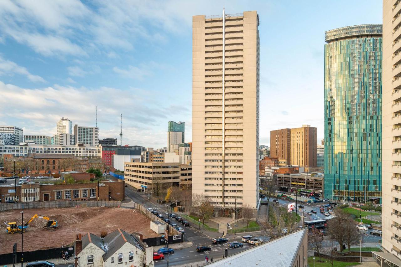 Maevela Apartments ☆ Pink Luxury Apartment With Balcony - Birmingham City Centre - 5 Min Walk From Bullring, Cube, Mailbox, New Street Station - Free Netflix & Wifi 外观 照片