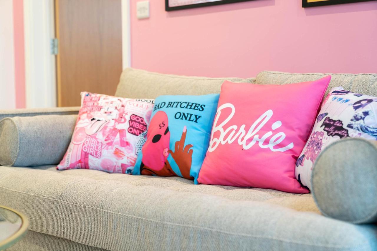 Maevela Apartments ☆ Pink Luxury Apartment With Balcony - Birmingham City Centre - 5 Min Walk From Bullring, Cube, Mailbox, New Street Station - Free Netflix & Wifi 外观 照片